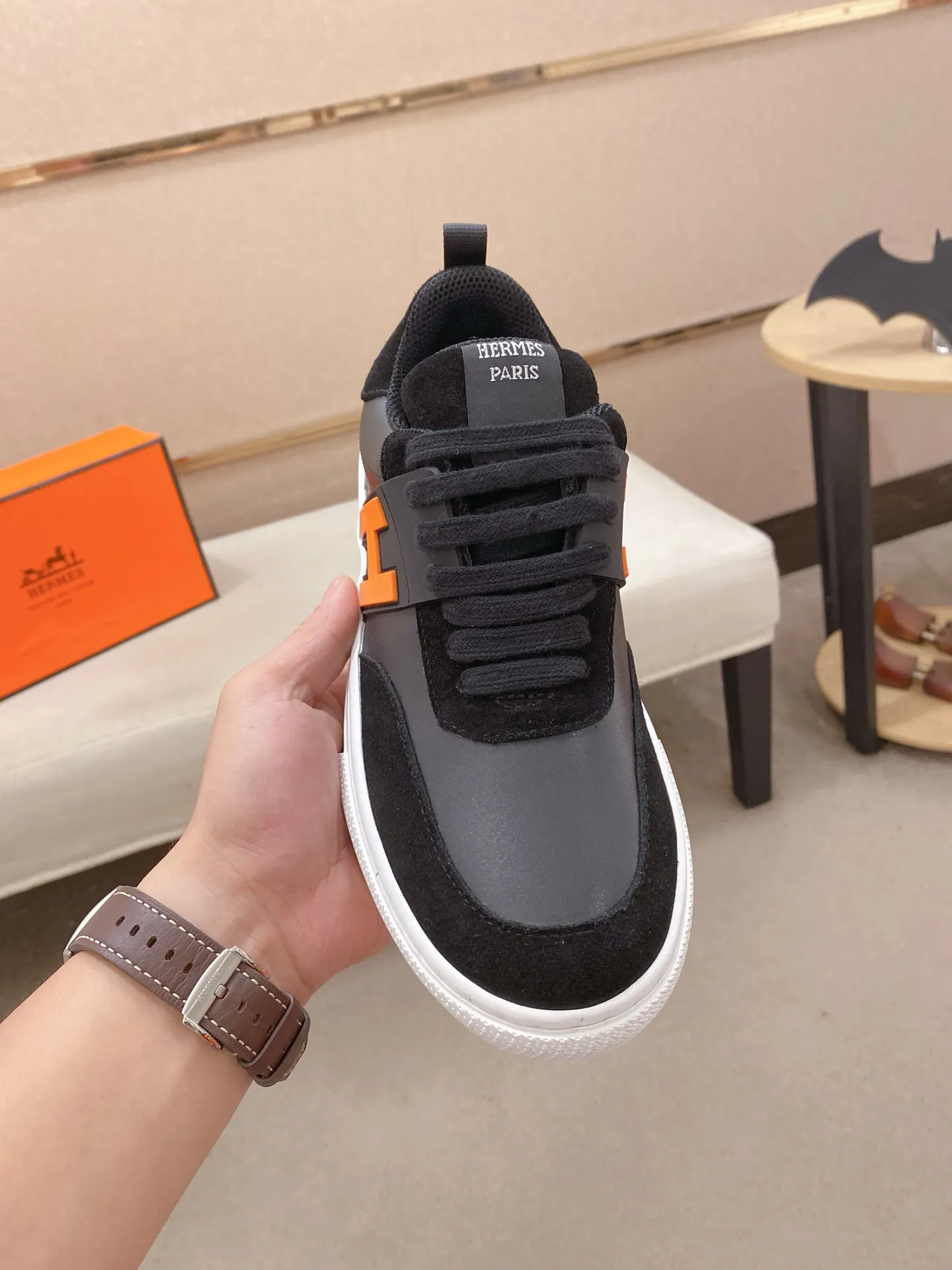 Men's clothing and shoes💰: 400💰Couple model💏"HERMES"【Classic original single version】Hermès; top 🔝purchasing agent🔍🔍latest 🇺🇸 counter sale simultaneously, original version imported from Italy ▲▲ox Leather ▲▲Exquisite workmanship (Italian 🇮🇹Imported water-dyed 🐂cowhide lining) sole: Original sole provided by the original factory, ⚠️exclusive double-layer activity·TPR·rubber·combined molded outsole; Male and female code numbers: 36-44 (can be customized to 45/46, non-refundable)